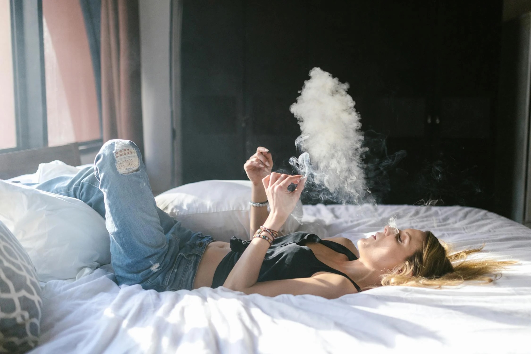 Hidden-Dangers-How-Moldy-Weed-Threatens-Your-Health